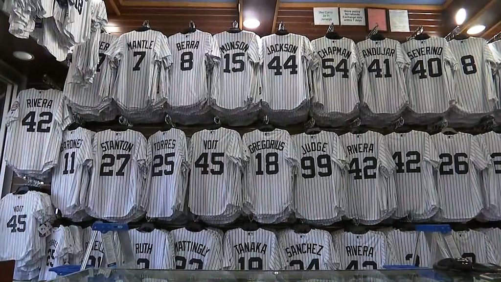 stores that sell mlb jerseys