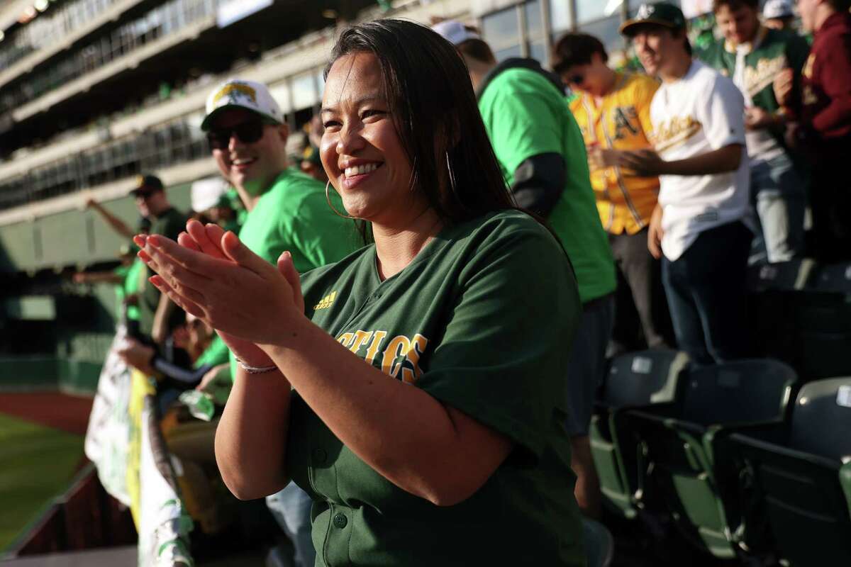 Oakland A's finalize move to Las Vegas with $1B stadium deal
